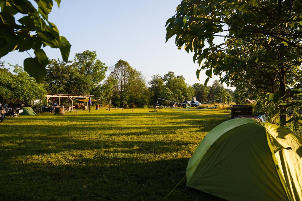 Camping @ Nogometni golf Ljubljana Hotel Esterno foto