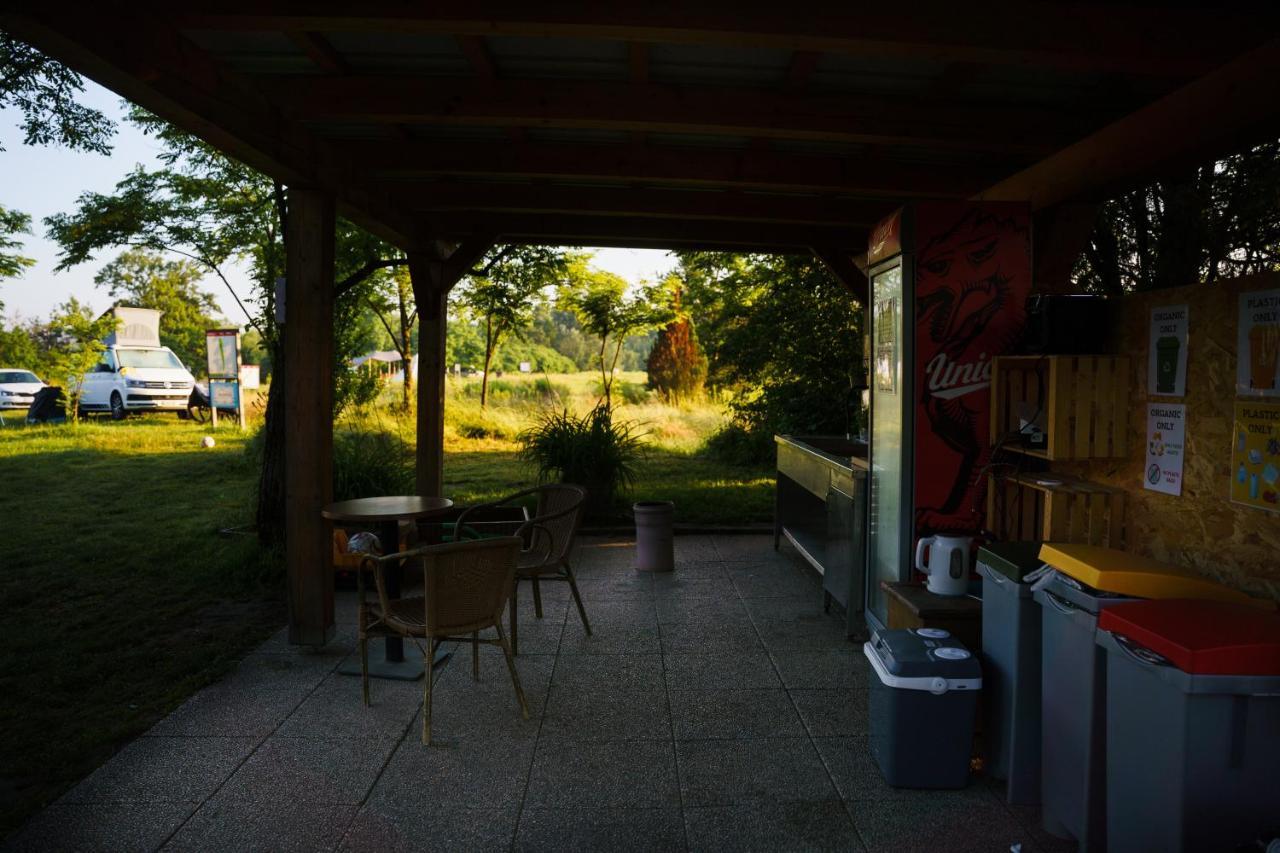 Camping @ Nogometni golf Ljubljana Hotel Esterno foto