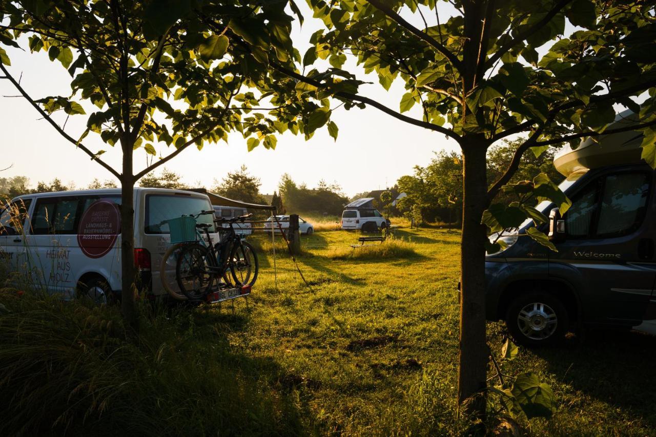 Camping @ Nogometni golf Ljubljana Hotel Esterno foto